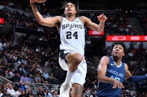 莫兰特险胜唐斯，独行侠关键表现点燃全场！-欧亿体育