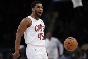 关于篮网陷入低谷，米切尔连败，复出首战轰40分球队命运悬念！的信息-欧亿体育平台