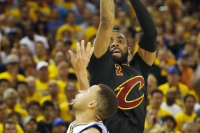 勇士狂砍詹姆斯分，关键时刻神级表现迎来新赛季高光！的简单介绍-欧亿体育官方网站