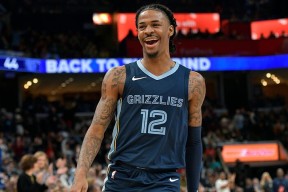 西亚卡姆绝杀时刻，莫兰特点燃赛场，命运悬念迎来胜利！-欧亿体育平台